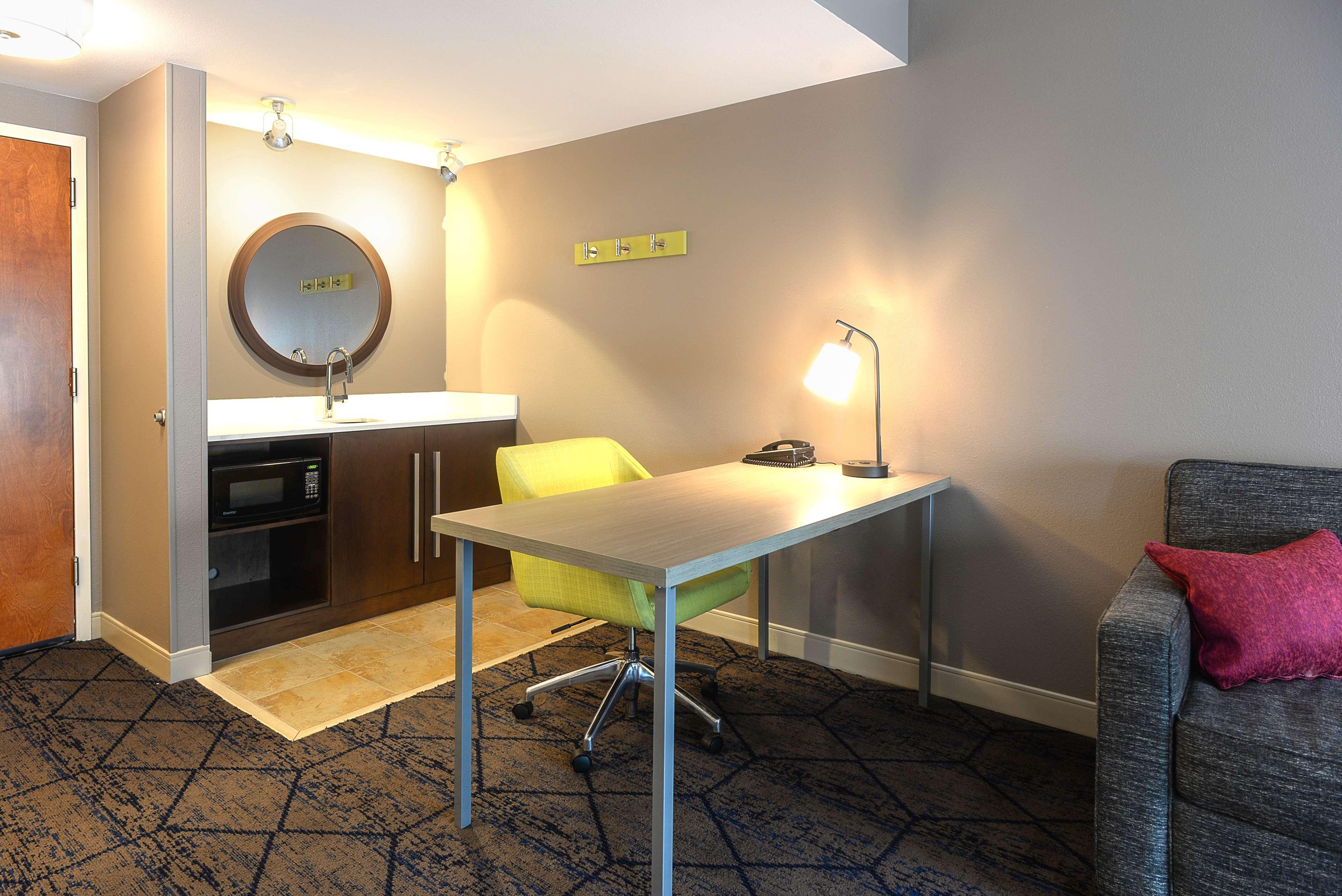 Hampton Inn & Suites Atlanta-Six Flags Лития-Спрингс Экстерьер фото