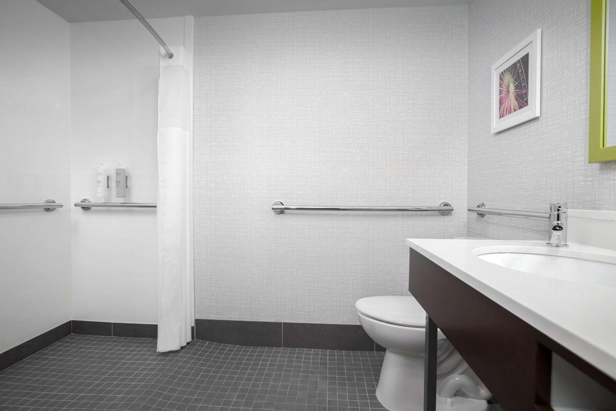 Hampton Inn & Suites Atlanta-Six Flags Лития-Спрингс Экстерьер фото